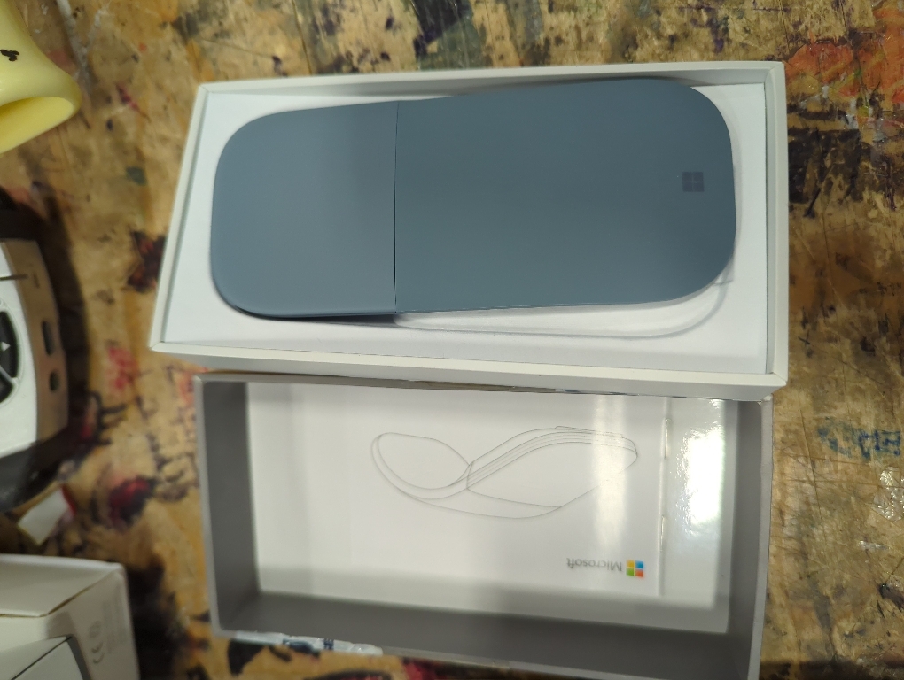 Microsoft Surface Arc Mouse – Ice Blue