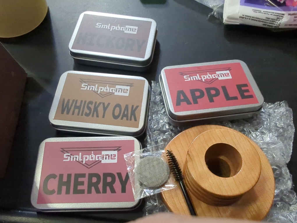 Cocktail Smoker Kit, Old Fashioned Smoker Kit for Bourbon Whiskey Drink, Smoker Infuser Kit with 4 Flavors Wood Chips, Birthday Father's Day Gifts for Husband, Men, Dad