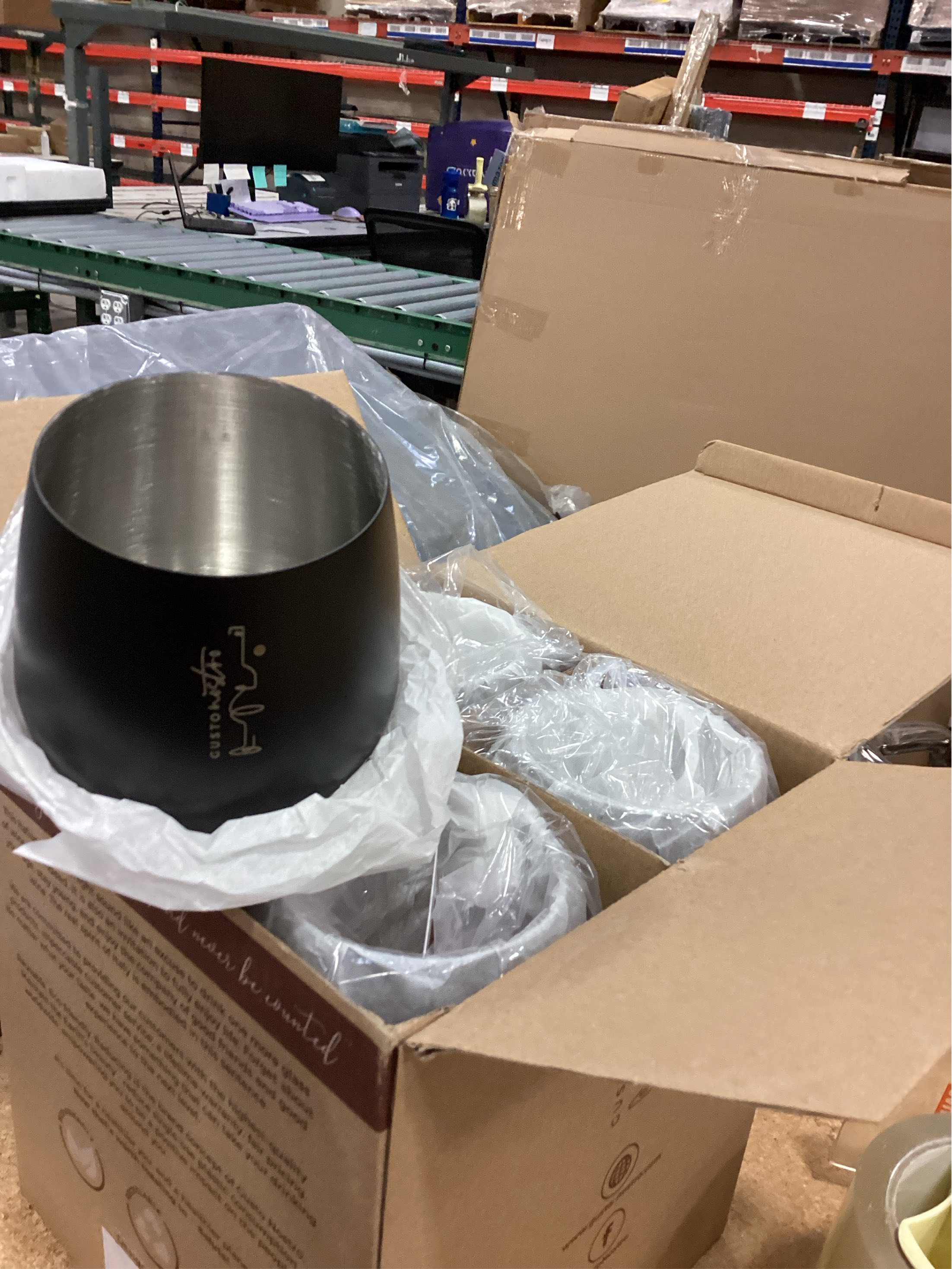 Gusto Nostro Stainless Steel Wine Glass - 18 oz - Unbreakable Black Wine Glasses for Travel, Camping and Pool - Fancy, Unique and Cool Portable Metal Wine Glass for Outdoor Events, Picnics (Set of 4)