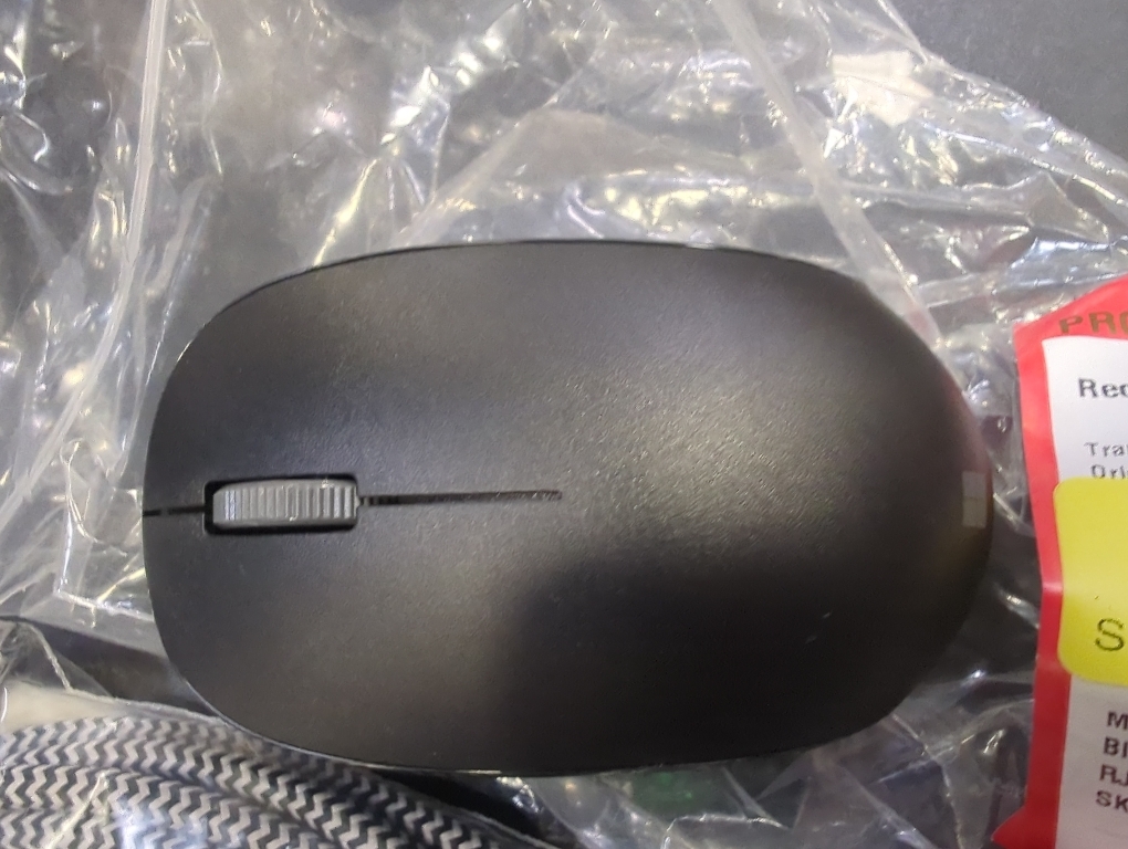 Microsoft Bluetooth Mouse - Black. Comfortable design, Right/Left Hand Use, 4-Way Scroll Wheel, Wireless Bluetooth Mouse for PC/Laptop/Desktop, works with for Mac/Windows Computers