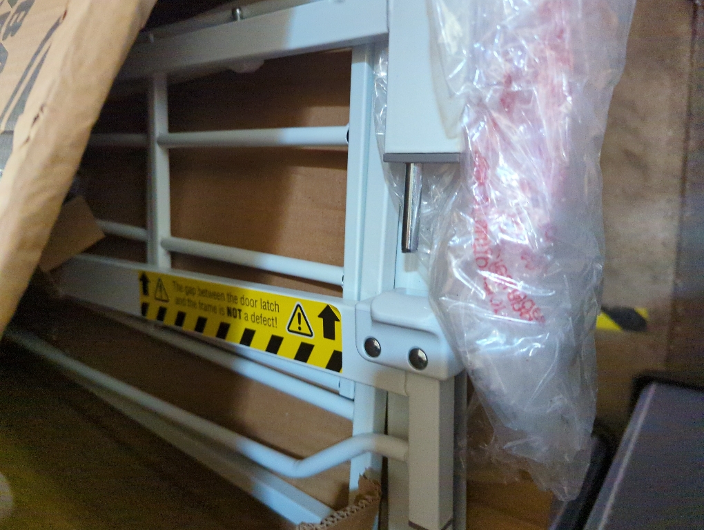 Carlson Extra-Wide Walk-Through Gate in White