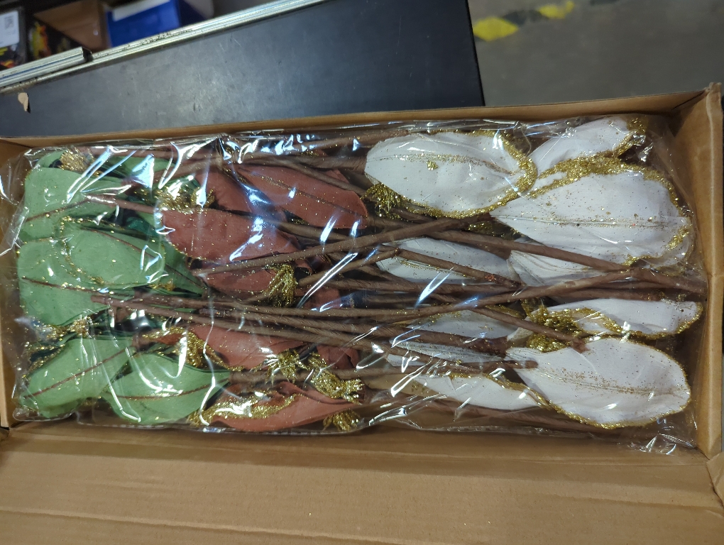 18 PC Decorative Bloom (White, Brown, Green)