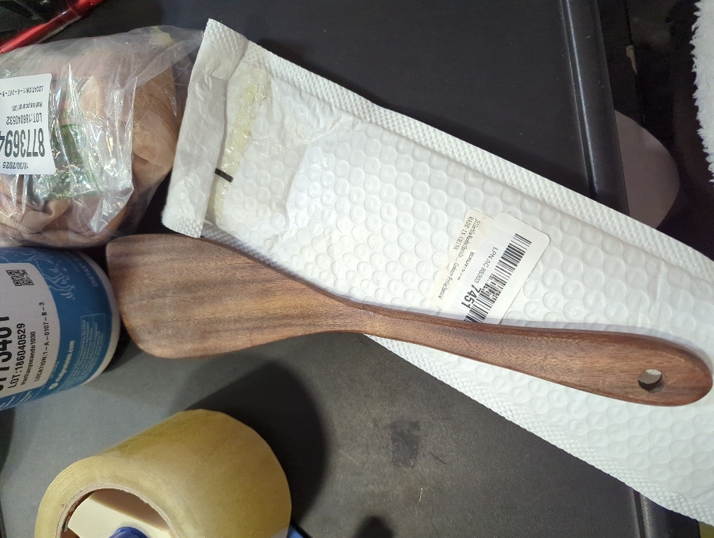 Wooden Spatula Nonstick Turner Acacia Wood, Right Long Handle Flat Frying Spatulas Handmade for Mother Wife Grandma Her Kitchen Gift, Ideal Cookware Utensils for Cooking Eggs, Fish, Pancakes