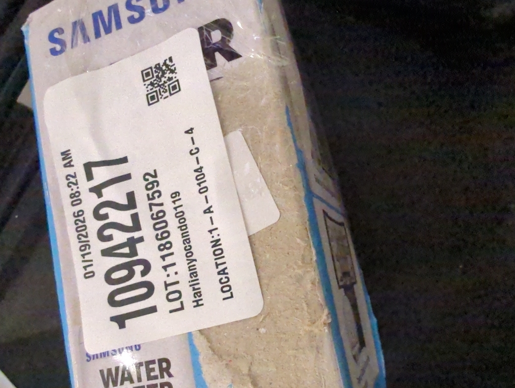 SAMSUNG Genuine Filter for Refrigerator Water and Ice, Carbon Block Filtration, Reduces 99% of Harmful Contaminants for Clean, Clear Drinking Water, 6-Month Life, HAF-QIN/EXP, 1 Pack