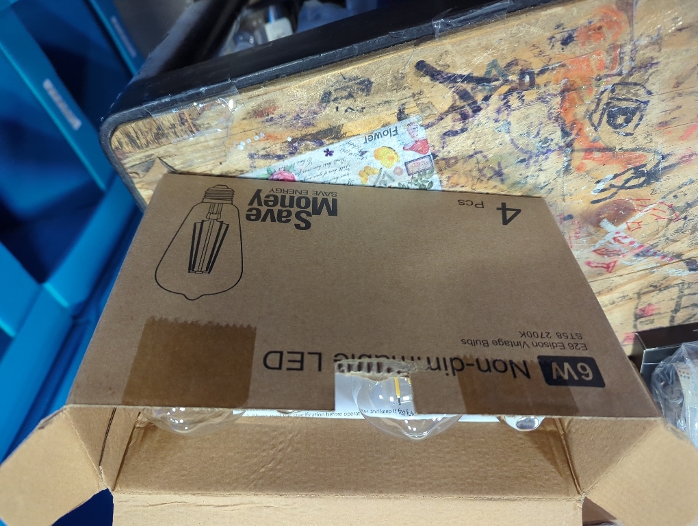 4 pack....Bombillas LED  equivalentes a 60 W, regulables, estilo vintage, casquillo E26, luz blanca cálida 2700 K, ST58, 8 W, 800 lm, CRI superior a 80, bombillas LED decorativas de filamento antiguo, cristal transparente, paquete de