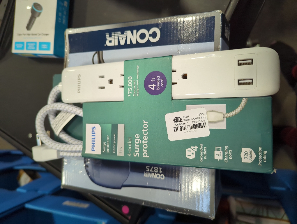 Philips 4-Outlet Surge / 2 USB-A 720 Joules 4' Braided Cord - White