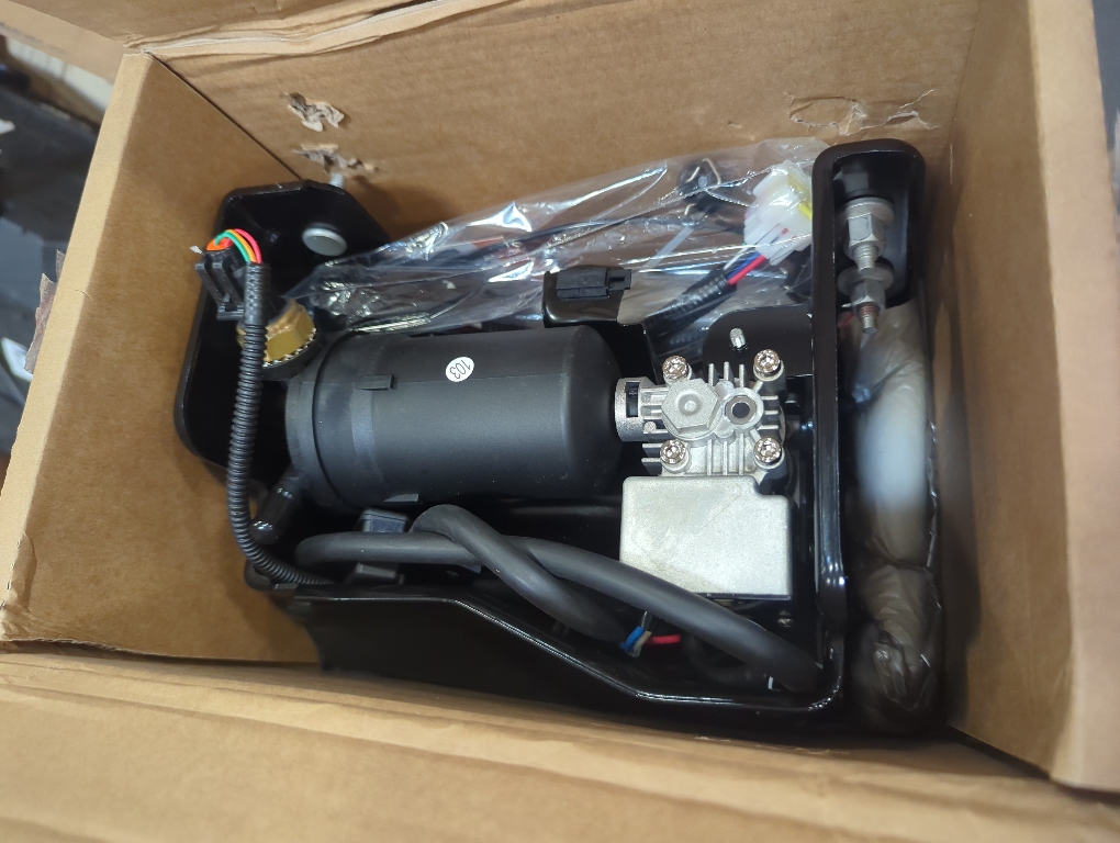 949-001 949-099 Air Ride Suspension Compressor Pump Fits for Cadillac Escalade Chevy Avalanche Suburban Tahoe GMC Yukon 2001-2016 Replace# 15254590 4J-0003C 949001 949099