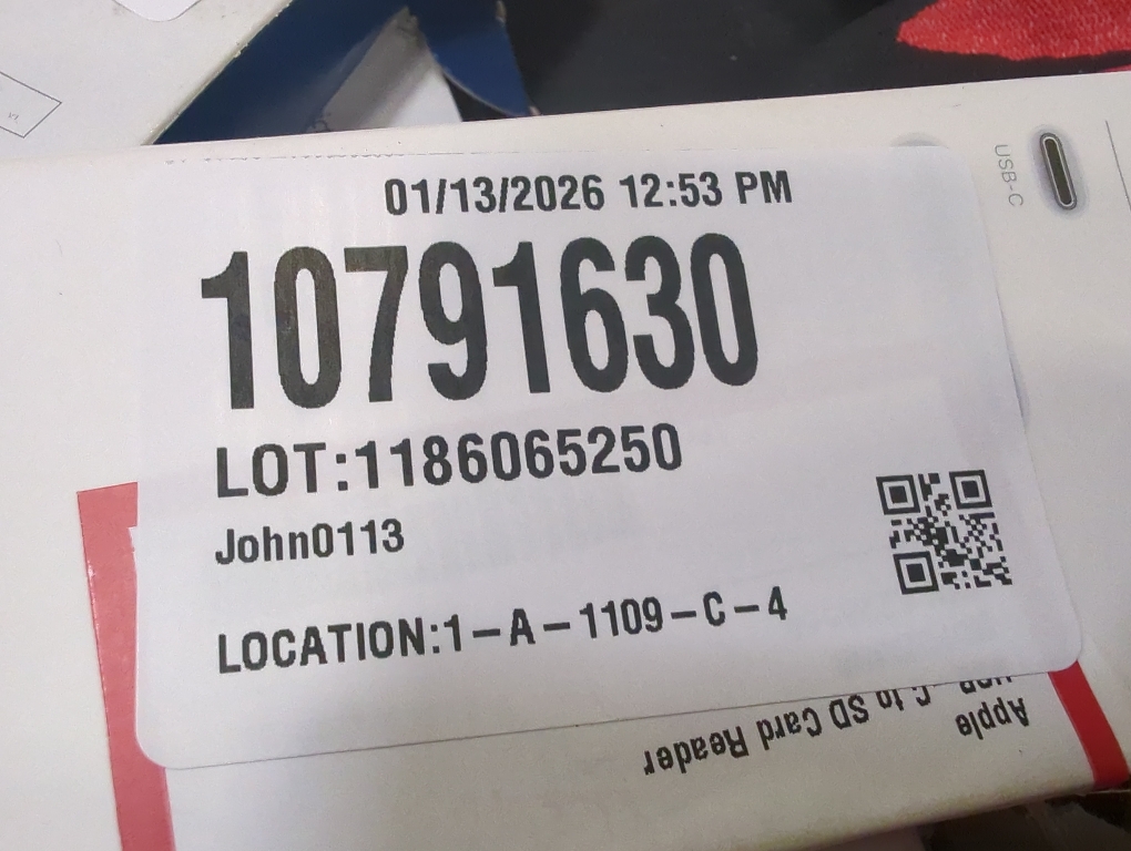 Apple USB-C to SD Card Reader - 2.6in