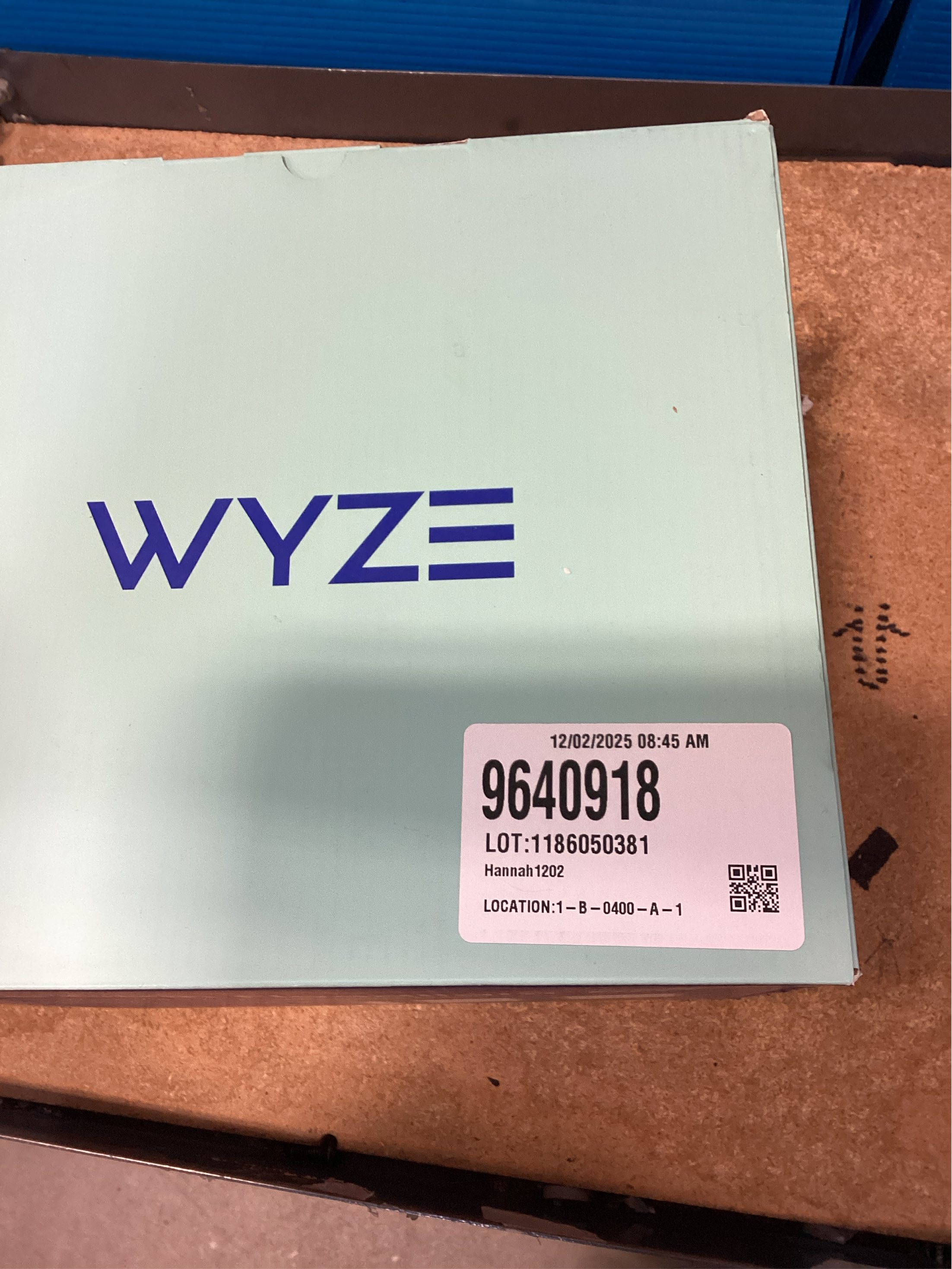 Wired Outdoor Wi-Fi Floodlight Pro Home Security Camera with 2K resolution, App and Voice Control, Black