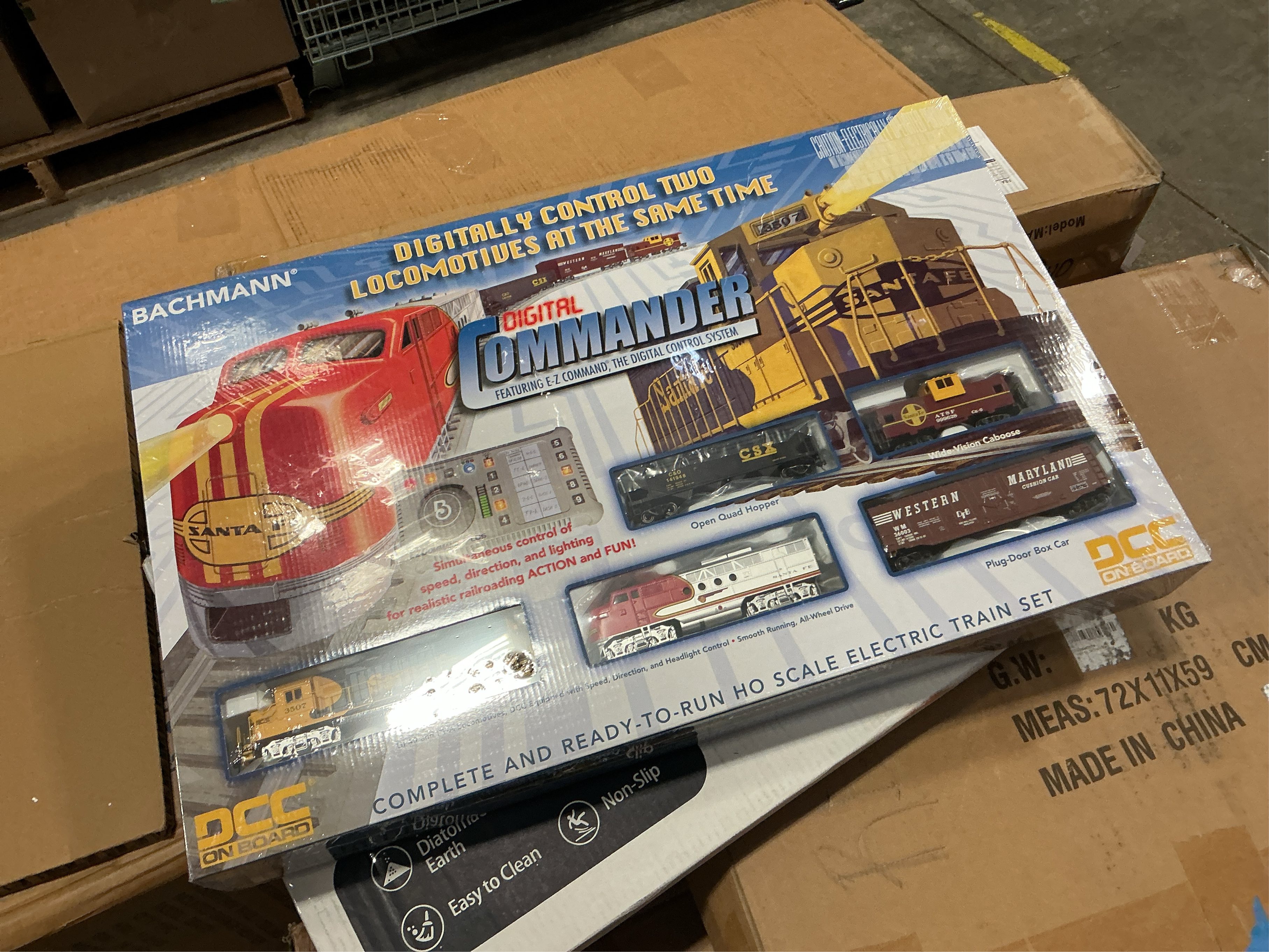 Bachmann Trains - Digital Commander DCC Equipped Ready To Run Electric Train Set - HO Scale