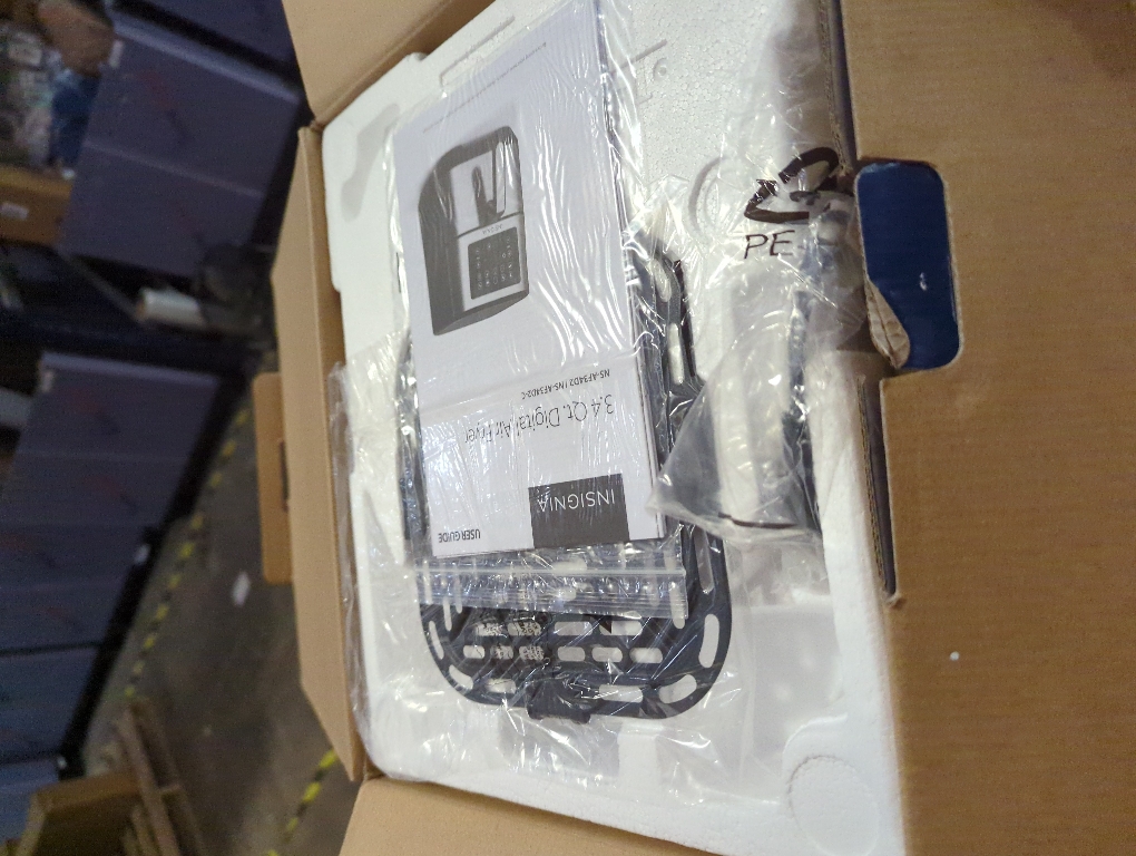 Insignia™ - 3.4 Qt. Digital Air Fryer - Stainless Steel