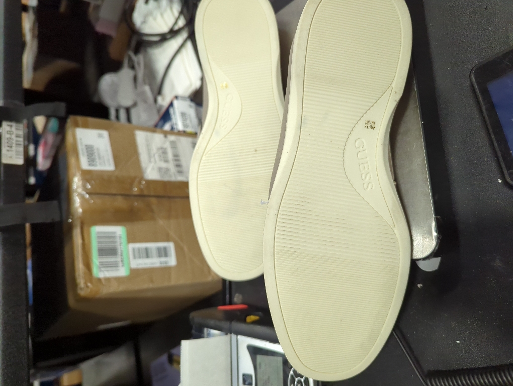 Guess Men's Quido Loafer (size 10.5)