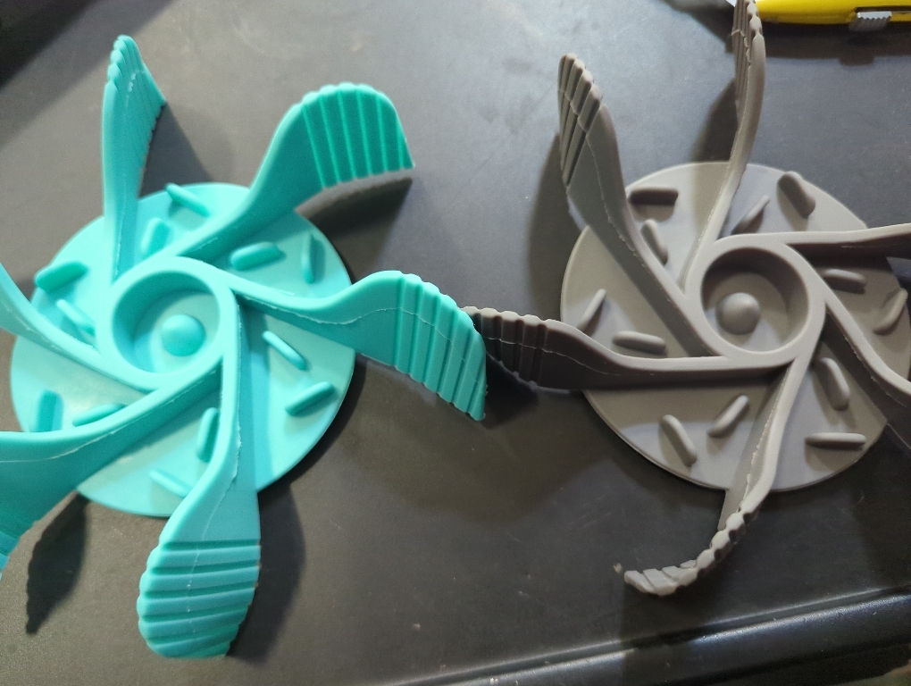 2 Pcs Dog Bowl Slow Feeder Insert, Cuttable Slow Feeder Dog Bowl Insert with Strong Suction Cups, Cat Dog Feeding Supplies, Slow Feeder for Most Dogs Bowl or Dogs Dish