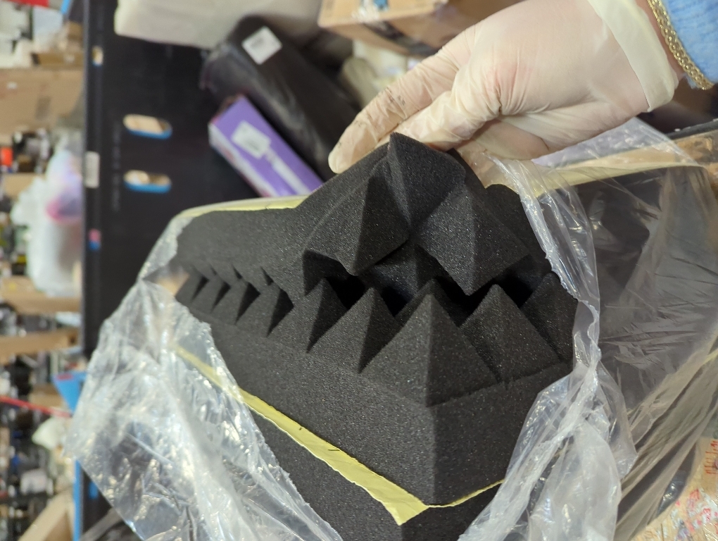 4pcs Wedge Acoustic Foam Tiles Panels,12x 12x 1Sound Proof Foam Panels,Fire Resistant,Sound Insulation for Studio,Home,Office (Color : Black)