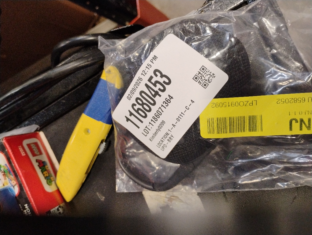 JBL Clip 5 - Ultra-Portable, Waterproof & Dustproof Bluetooth Speaker, Big JBL Pro Sound with Punchy bass, Integrated Carabiner, Up to 12 Hours of Play, Made in Part with Recycled Materials (Black)