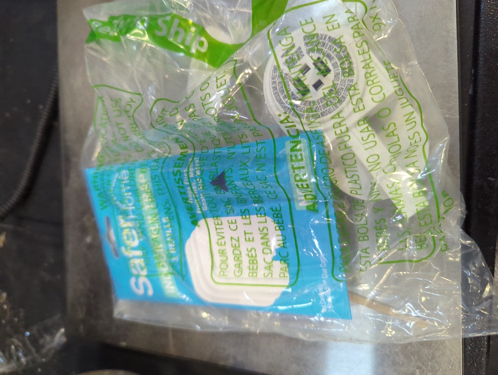 Safer Home Indoor Plug-In Fly Trap - SH502 - Effective Fruit Fly Traps for Indoors, Gnat Traps for House Indoor, 400 Sq Ft Protection - Style: 1 Device   2 Glue Cards