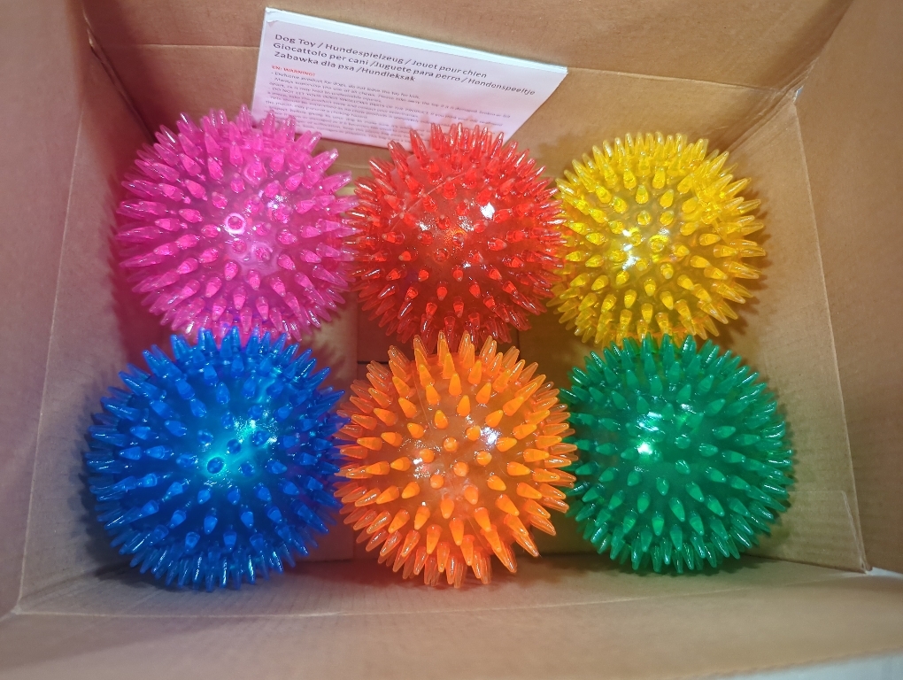 VITEVER 3.5” Squeaky Dog Toy Balls (6 Colors) Puppy Chew Toys for Teething, BPA Free Non-Toxic, Spikey Dog Balls for Medium, Large & Small Dogs, Durable Toys for Aggressive Chewers