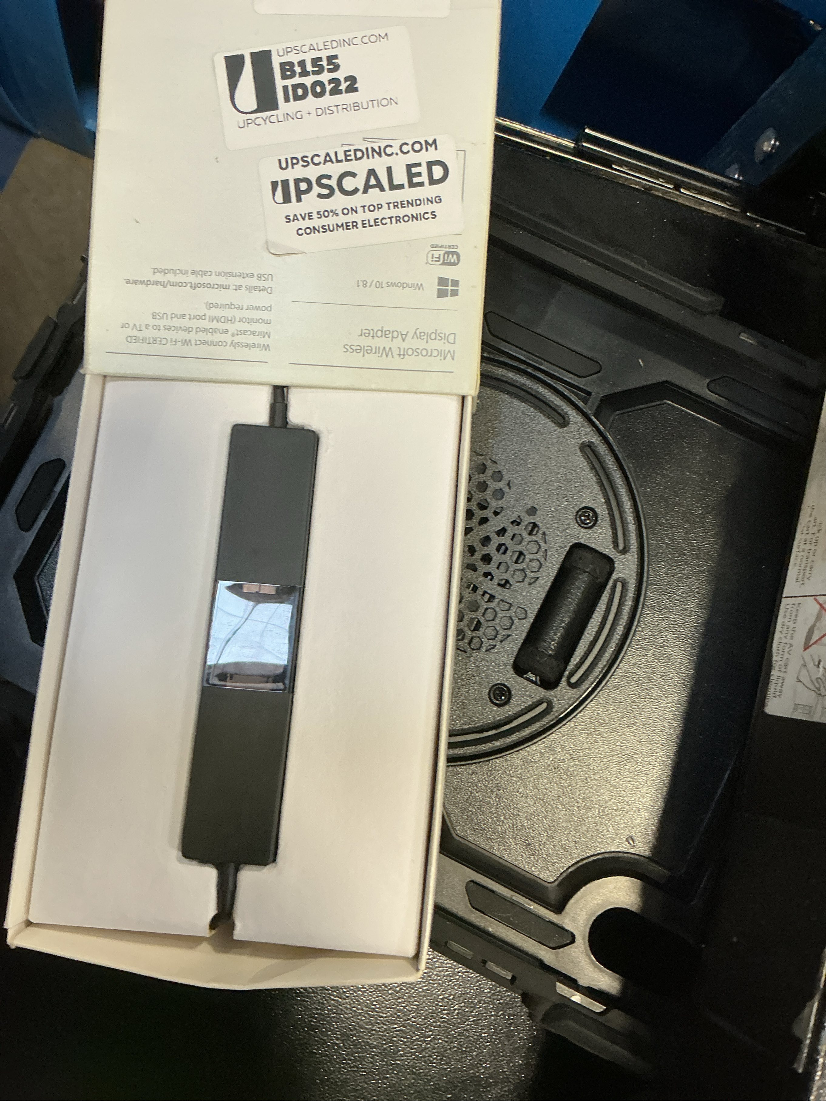 Microsoft P3Q-00021 Wireless Display Adapter V2