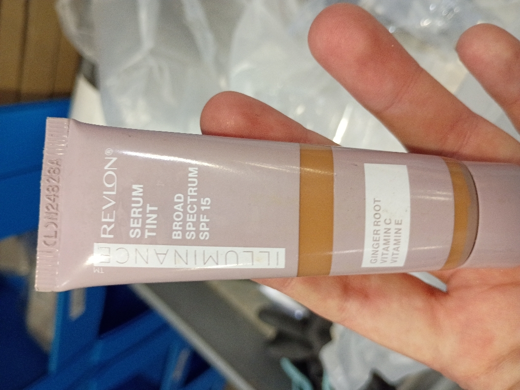Revlon Illuminance Tinted Serum, Triple Hyaluronic Acid, Evens Out Skin Tone Over Time and Hydrates All Day, SPF 15, 317 Tan Sand, 0.94 fl oz.