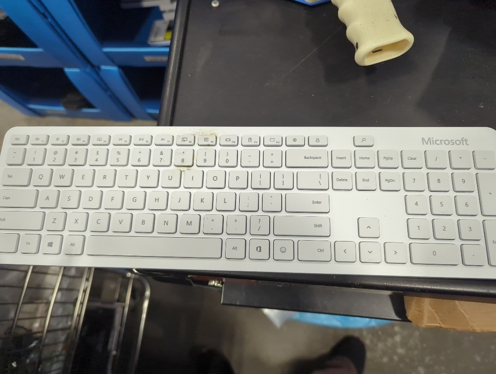 Microsoft - Bluetooth Keyboard and Mouse Bundle - Glacier