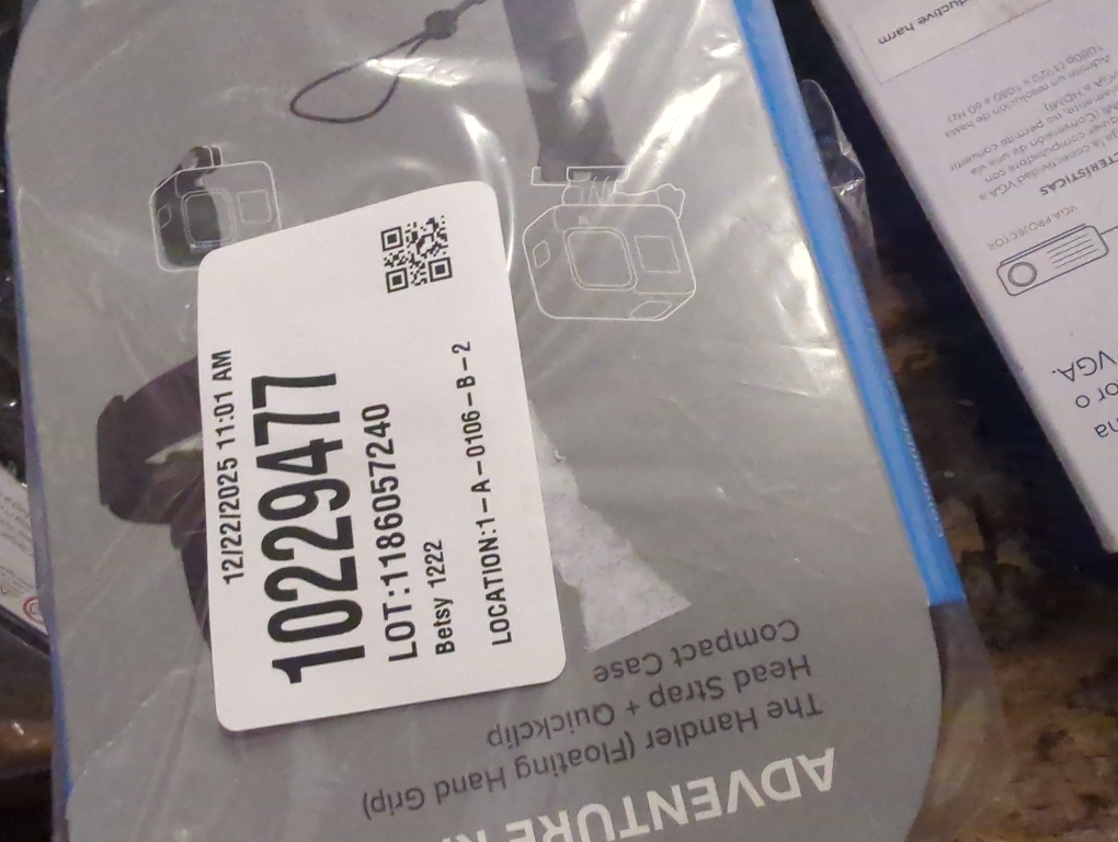 GoPro Adventure Kit: Floating Hand Grip, Head Strap, QuickClip & Compact Case, Black, 1