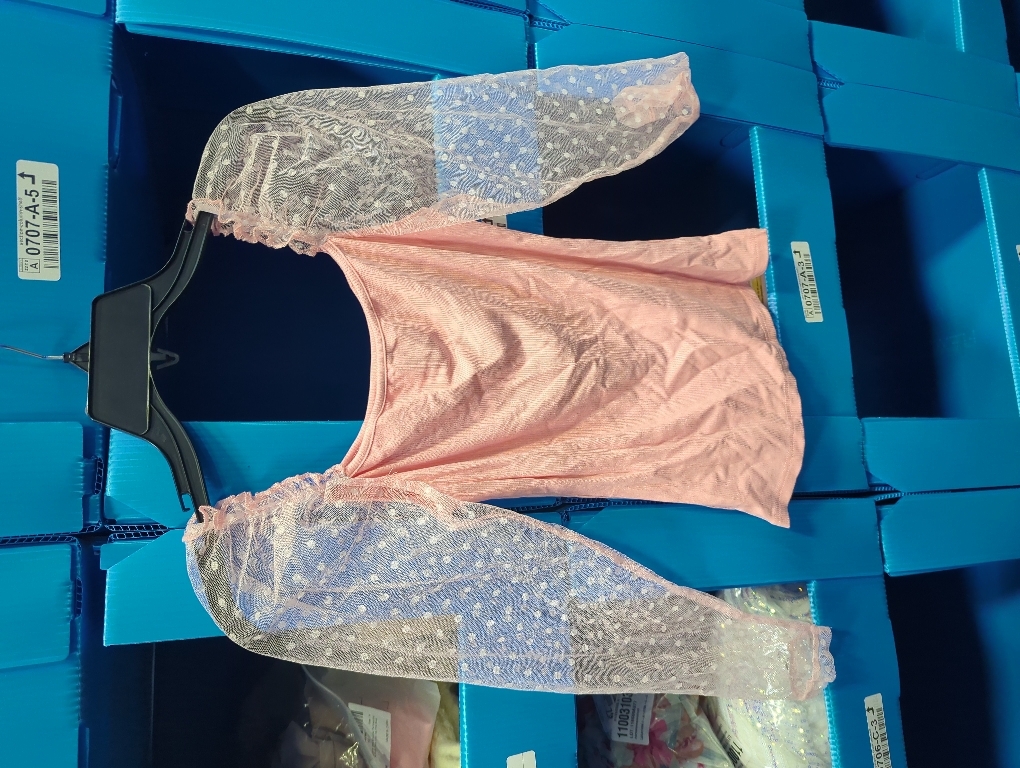 Size M Women's Fashion Lace Sleeve Temperament Slim and Versatile Soild Color Top