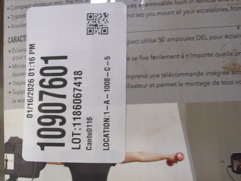 Digipower - Content Maker Essential Vlogging Kit with Light, Microphone, Tripod, and Remote. - Black