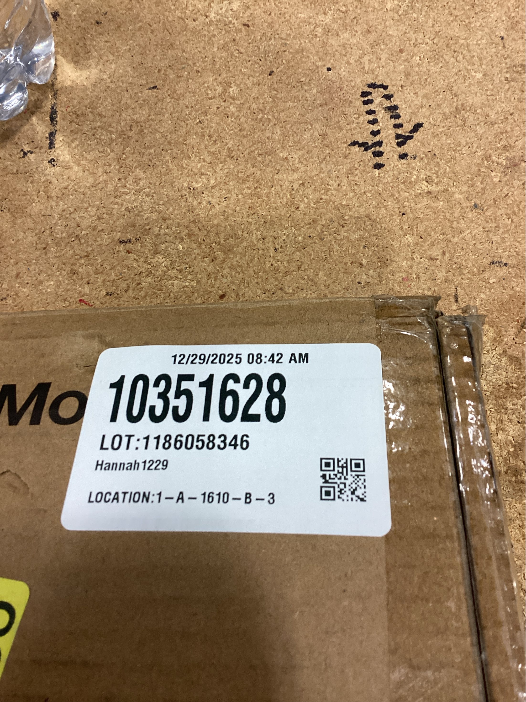 Best Buy Essentials Full Motion TV Wall Mount with Mounting Hardware Included, (New)