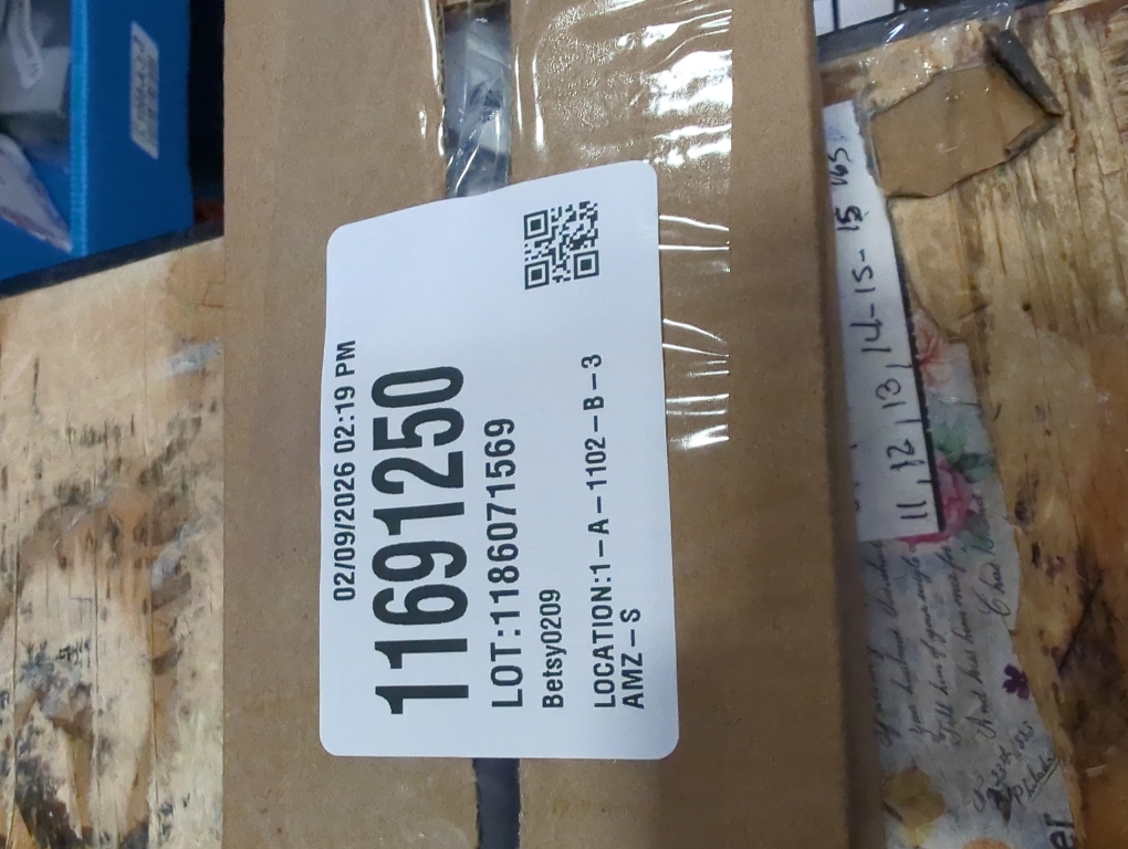 Closet Rods for Hanging Clothes, 1.3 Inch Diameter Heavy Duty Closet Rod 17-39 Inch Adjustable Clothes Hanging Bar Matte White Shower Curtain Rods for Closet, Wardrobes, Bathroom, Windows