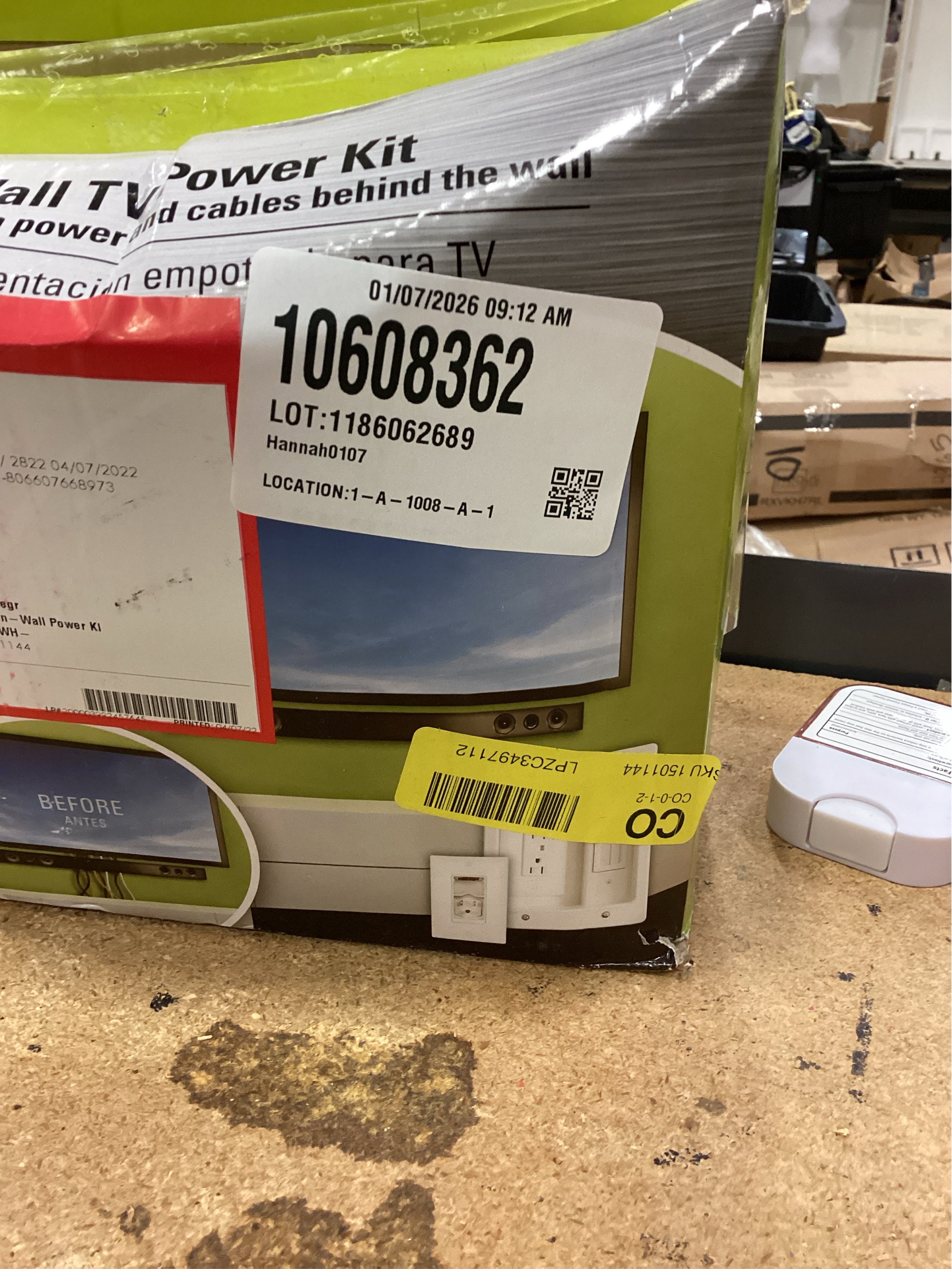 Legrand On-Q 4-27/64-in x 10-in PVC White Flat Screen Tv Kit