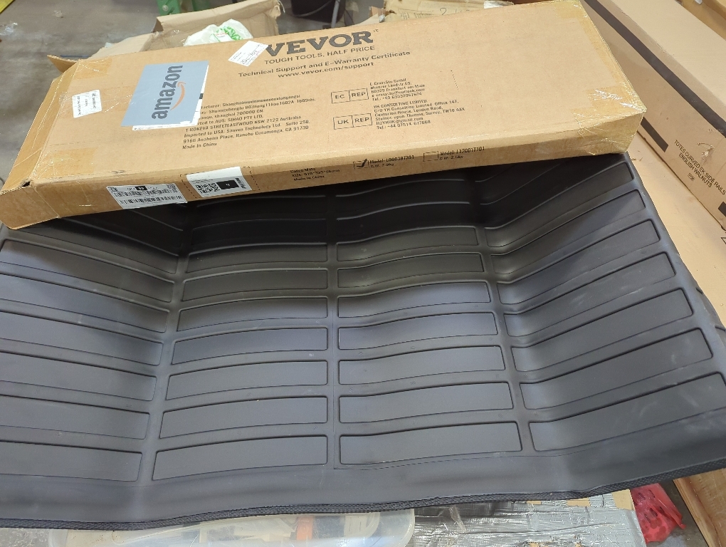 VEVOR Cargo Mat Compatible with Chevrolet Suburban & GMC Yukon XL 2015-2020, Precise Fit Trunk Mat for SUVs, TPE Trunk Protector Replacement, Black (1PCS)