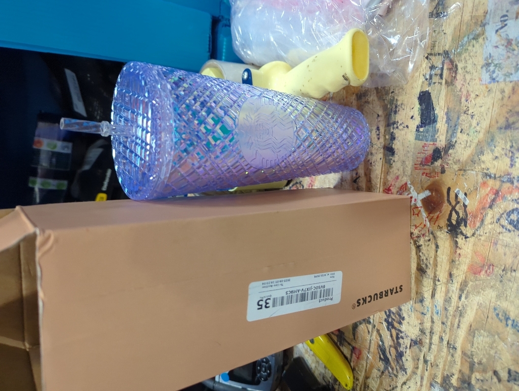 Starbucks 2022 Holiday Jewel Venti 24oz Tumbler with Straw (White)