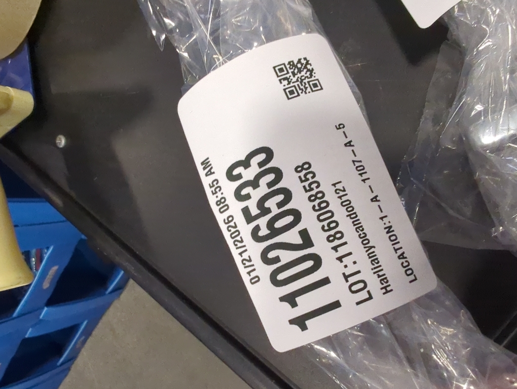 Amerock | Cabinet Pull | Polished Chrome/White | 7-9/16 inch (192 mm) Center to Center | Urbanite | 1 Pack | Drawer Pull | Drawer Handle | Cabinet Hardware