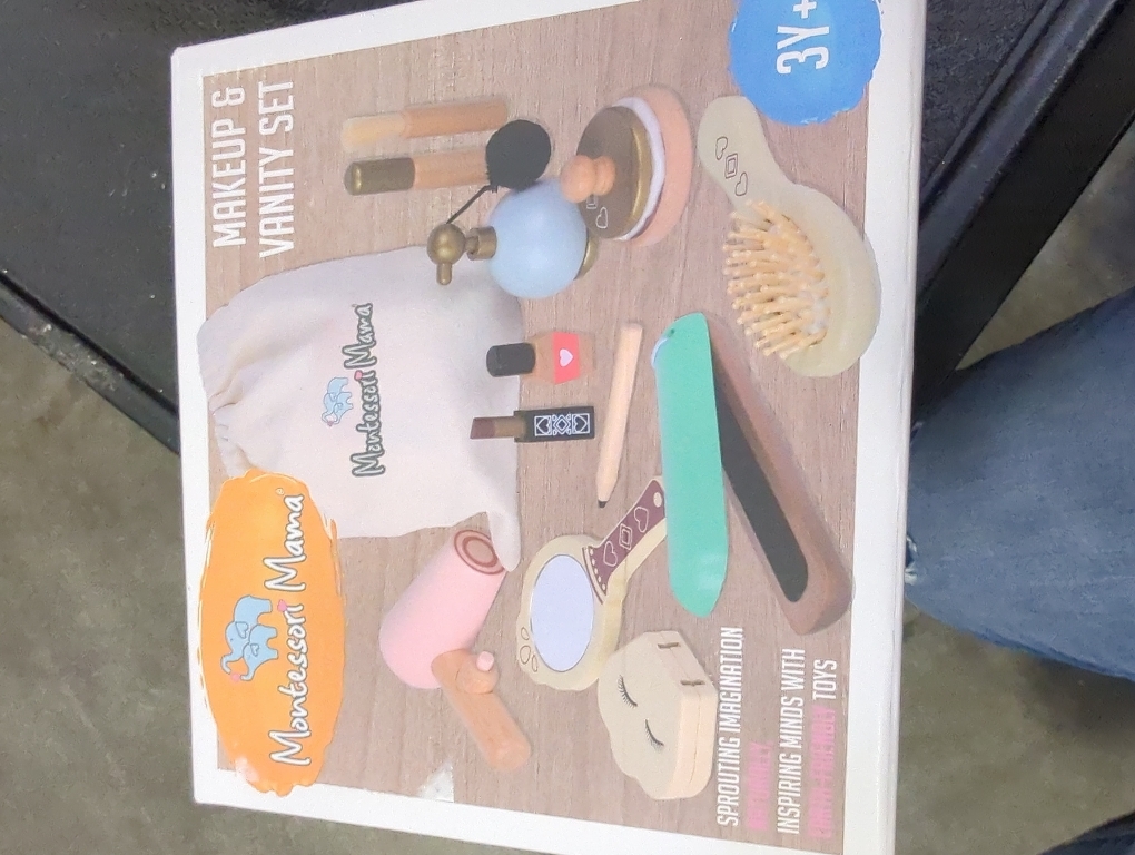 Montessori Mama Makeup and Salon Set - Wooden Pretend Play Beauty Play Makeup Kit with Styling Tools and Cosmetics - Pretend Makeup for Toddlers for 4 Year Old Girl