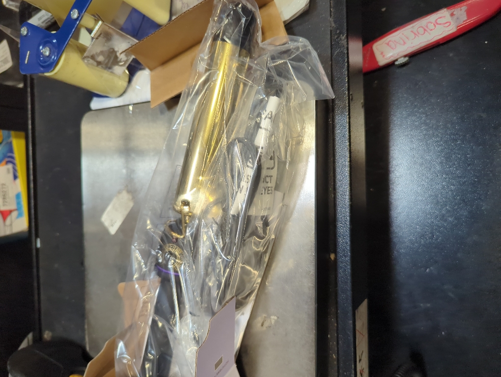 Hot Tools 1 1/4 Curling Iron for Beginners | Long-Lasting Results, Defined Curls and Easy to Use with Temperature Control for All Hair Types up to 430℉