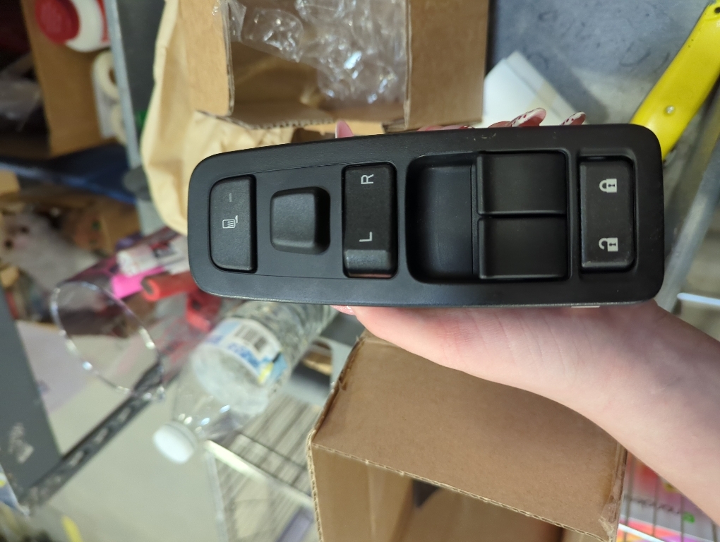 Peterbilt OEM Door Control Module Q27-1043-2211, Black, Power Window Switch Panel with Lock Controls, for Trucks