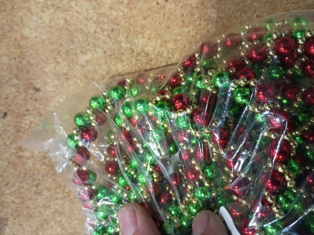 9-Foot Red, Green and Gold Bead Twisted Garland