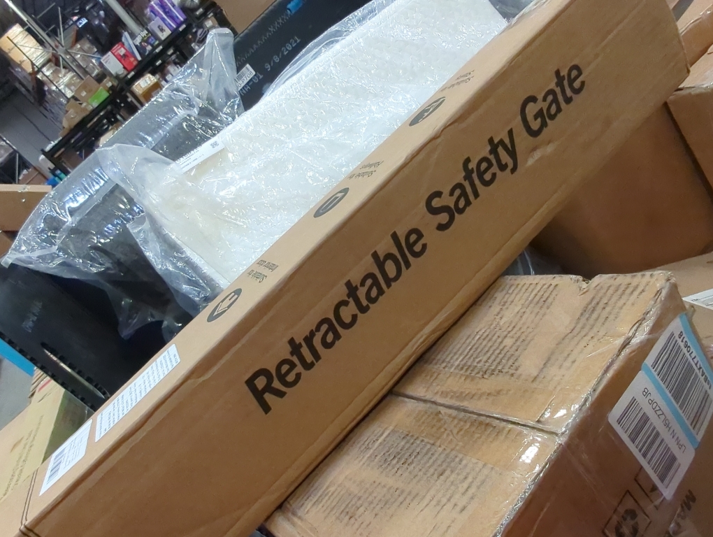 Upgrade 120 inch Retractable Baby Gates, EZIGO Extra Wide Baby Gate for Large Opening Extra Long Mesh Gate for Kids or Pet Dog Gate Child Safety Gate for Stairs Hallways Doorway Indoor Outdoor, Gray