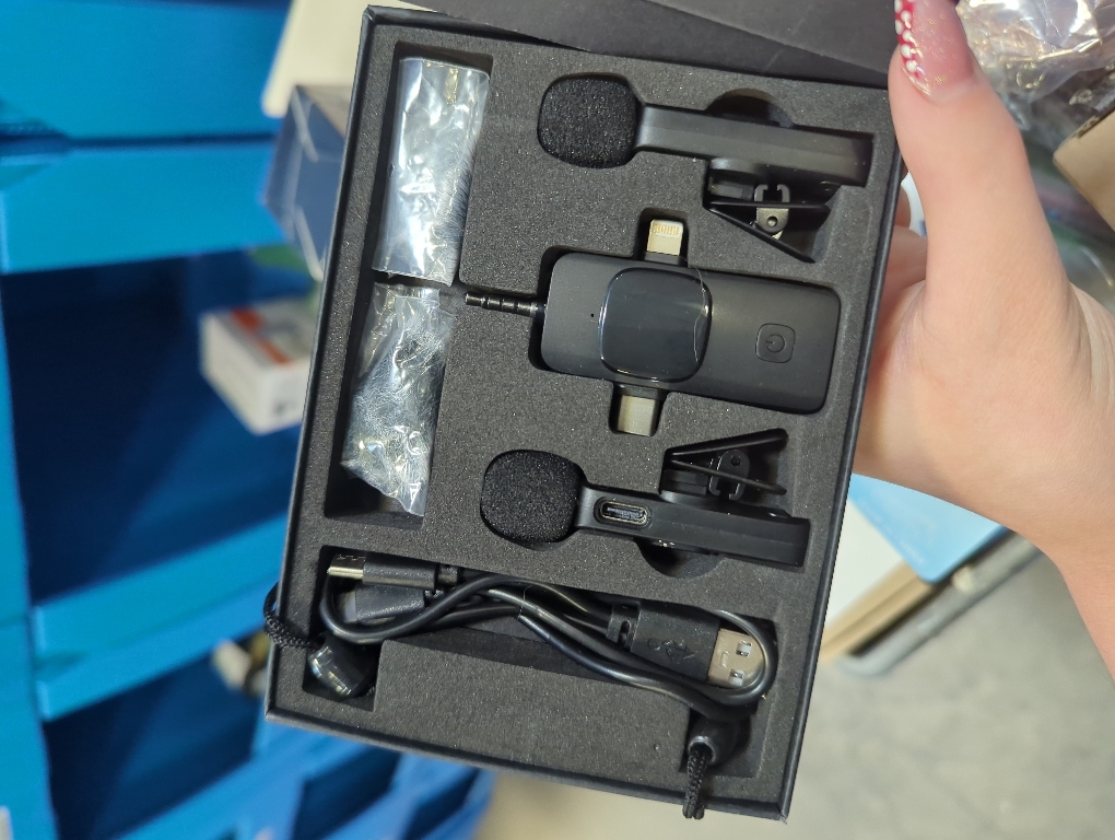 PQRQP 3 in 1 Professional Wireless Lavalier Microphone for iPhone/Android/Camera, Wireless Microphones, Mini Microphone, Crystal Clear Sound Quality for Recording, Live Streaming, Clips-Elegant Black