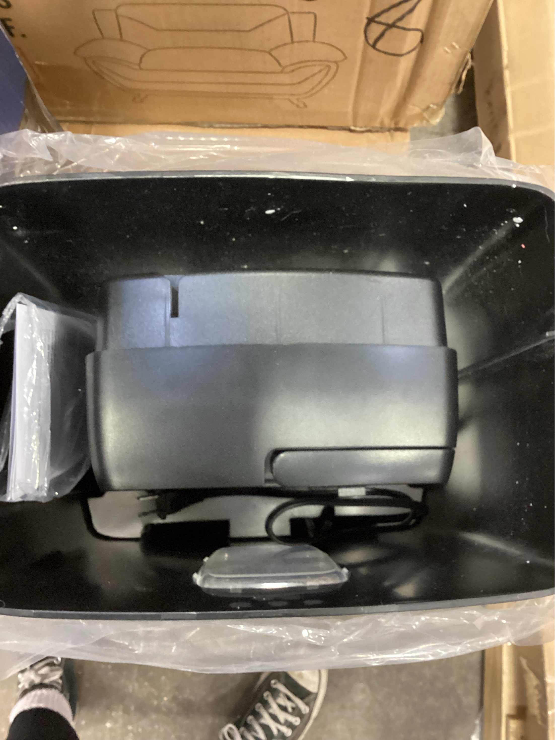 Insignia™ - 10-Sheet Crosscut Paper/CD Shredder - Black