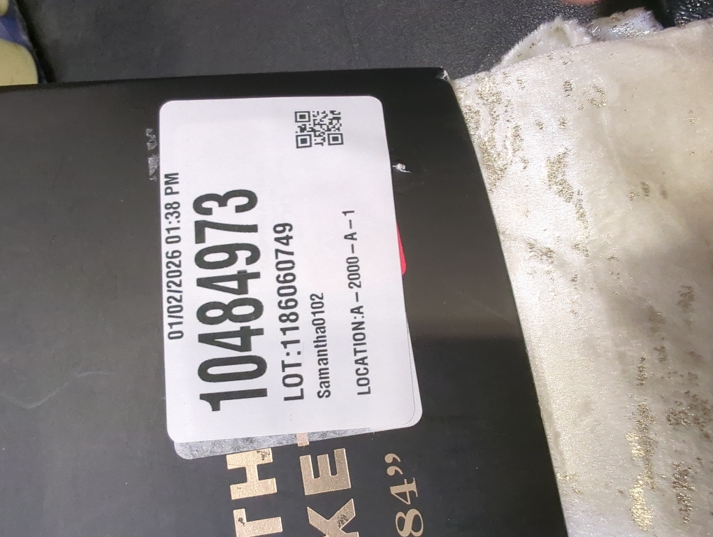 Sun Smart Cassius, Single Total Blackout Curtain for Bedroom, Luxurious Sheen Marble Jacquard, Window Treatment Panel, Rod Pocket Top, Easy to Hang, Fits 1.25 Rod, Machine Washable, 50 x 84 Gold