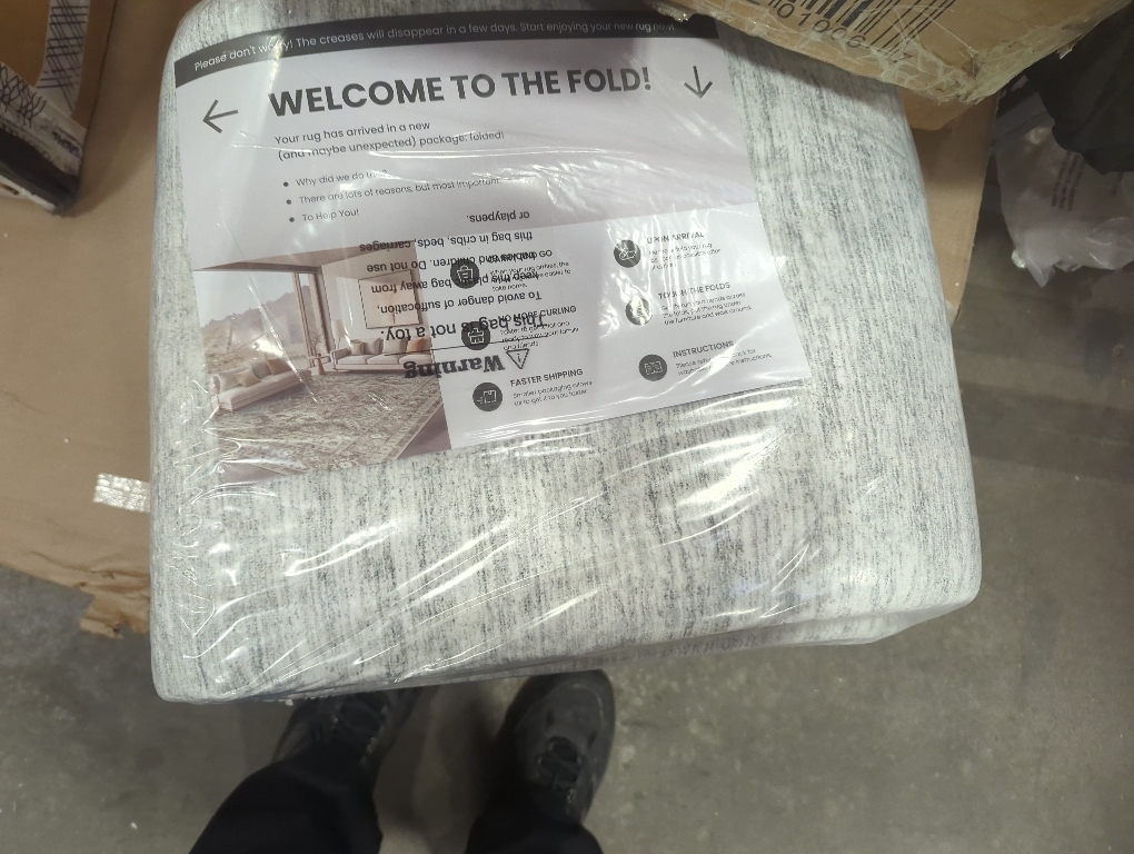 Size Large Color Grey area rug