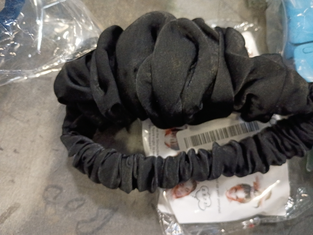 Heatless Hair Curler for Overnight Curls, Soft Scrunchie Roller Headband for Long Hair (Black)