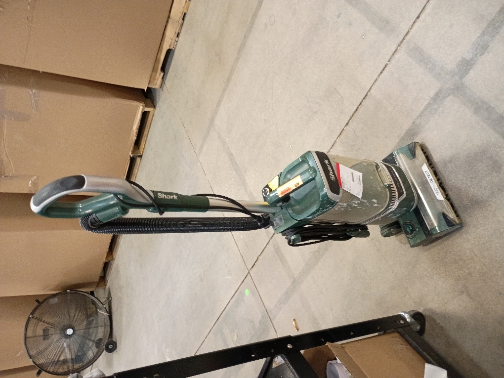 Shark Detect Pro Lift-Away ADV Bagless Upright Vacuum with DuoClean Detect, HEPA Filter, Anti-Allergen, Powerful Suction, and Odor Neutralizer Technology, Evergreen, LA802