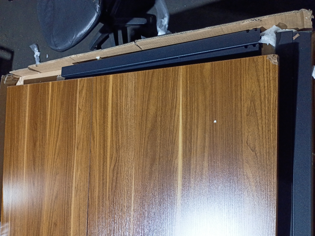 Extendable Kitchen Table  (NO TEST)