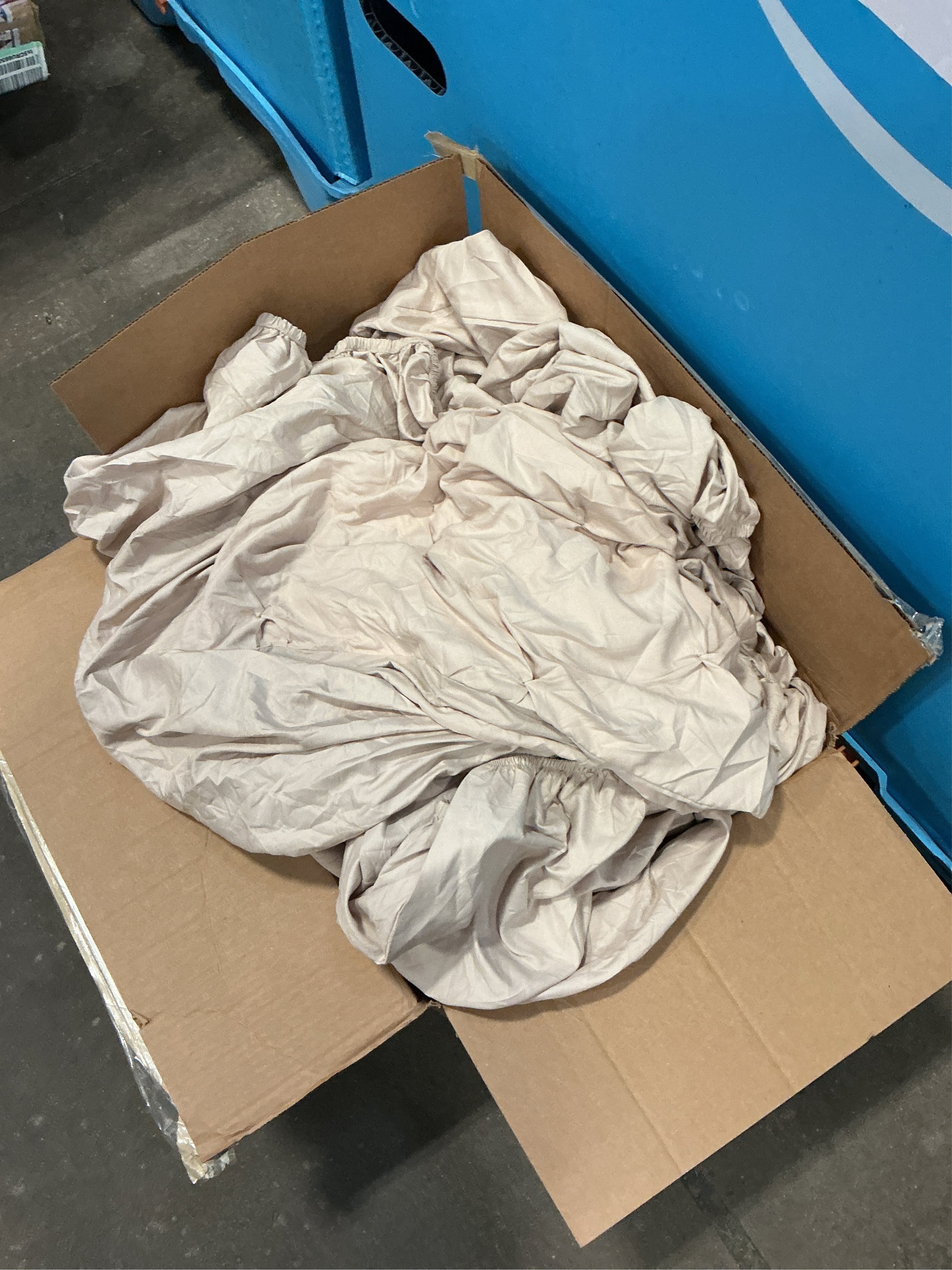 Bedsure Queen Comforter Set Linen - Bed in a Bag Queen Size Bedding 7 Pieces, GentleSoft™ Pintuck Bed Set Gift for Family, Pinch Pleat All Season Comforter with Sheets, Pillowcases & Shams