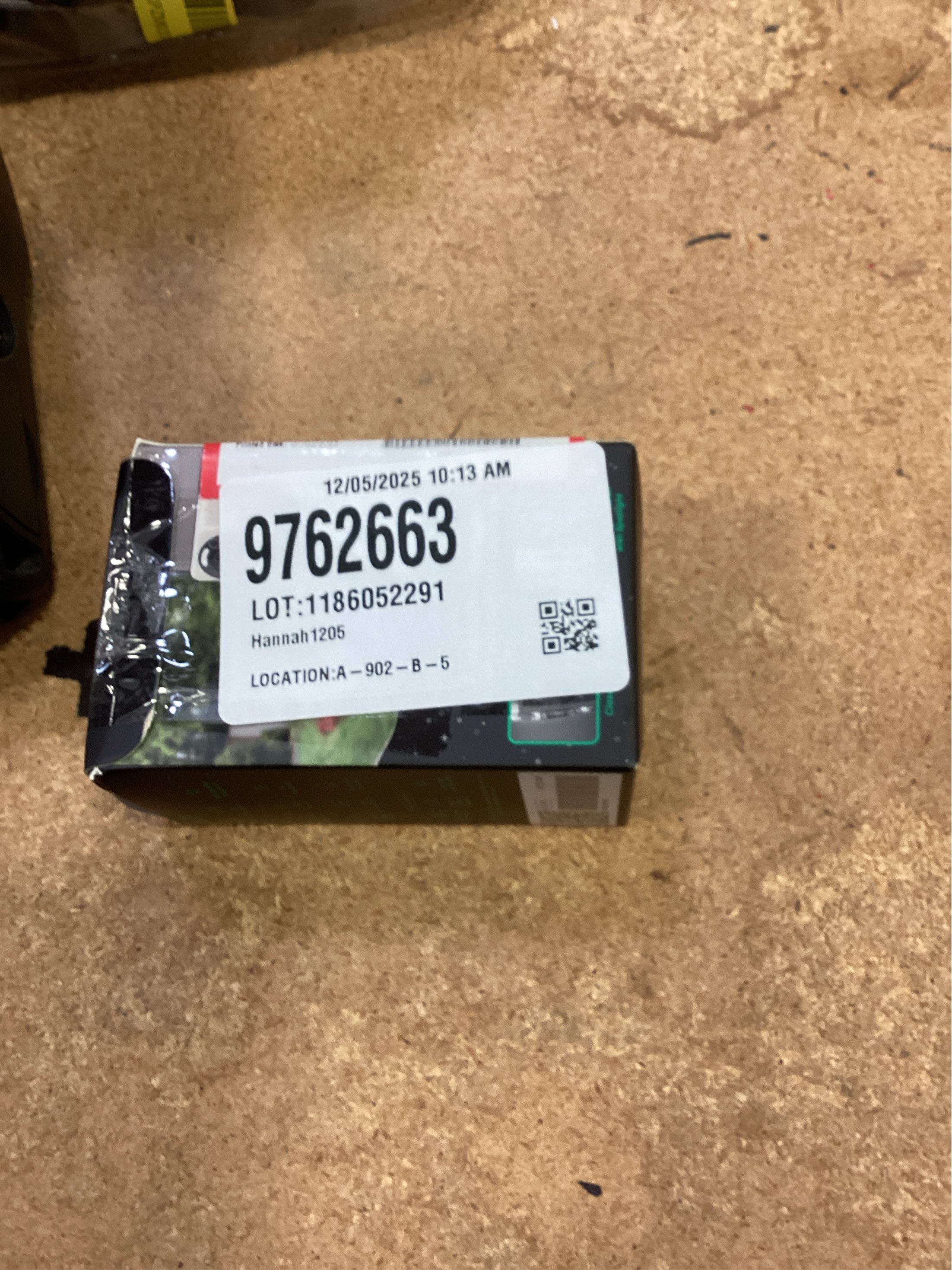 Wyze Cam V4 Plug-in Indoor and Outdoor Smart-Enabled Security Camera