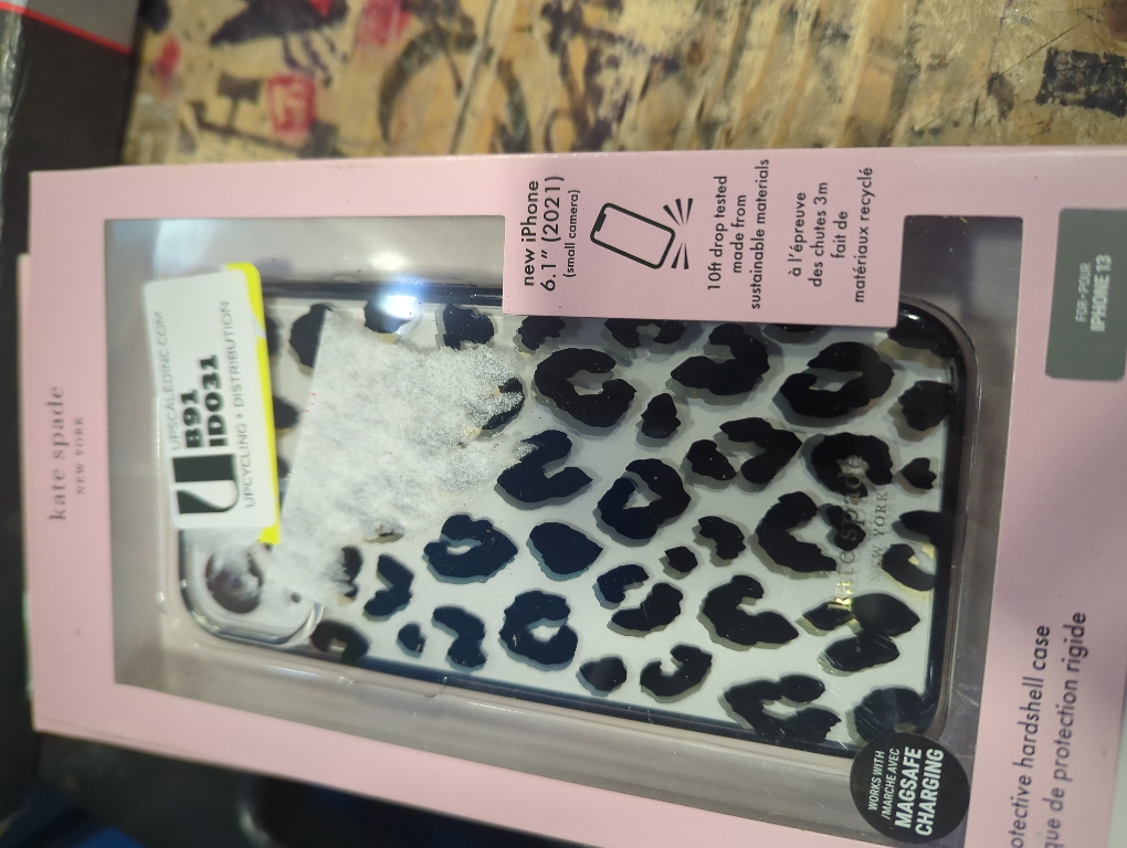 kate spade new york - Protective Hardshell Case for iPhone 13 - Leopard