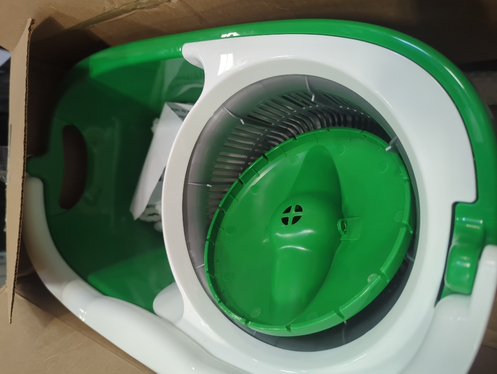 Size XL Libman Tornado Spin Mop System Plus 1  Refill