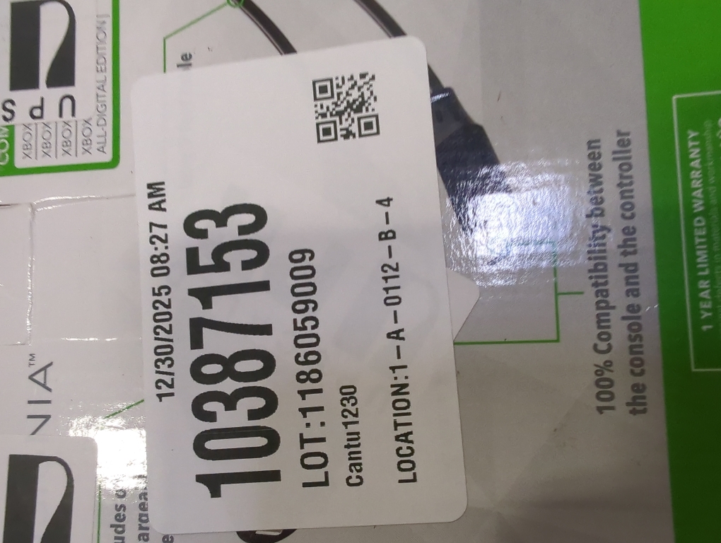 Insignia™ - Play   Charge Kit for Xbox Series X | S - Black